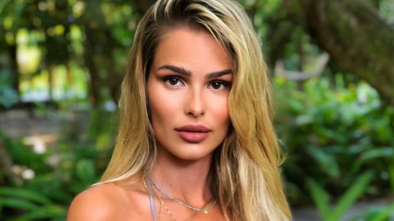 Yasmin Brunet Mostra Curvas Perfeitas Em Clique Beira Mar