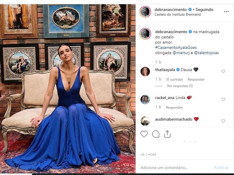 Débora Nascimento no casamento de Thaila Ayala