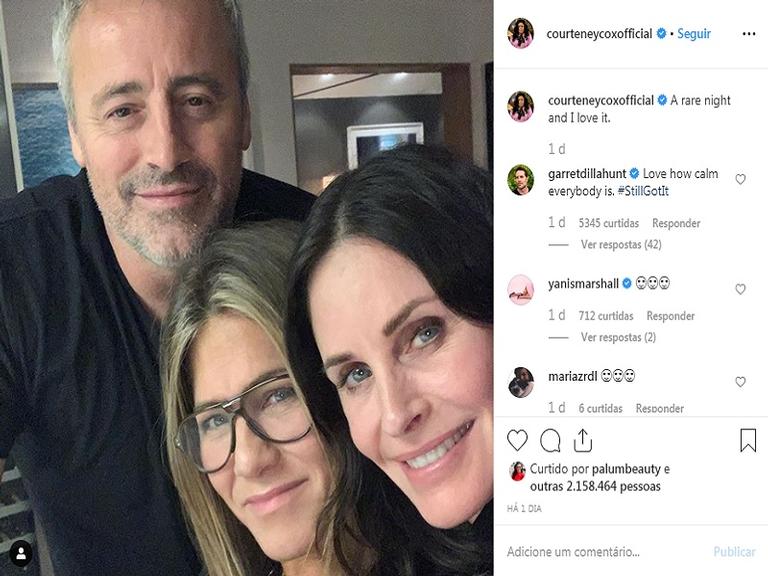 Jennifer Aniston, Courteney Cox e Matt LeBlanc se reencontrando