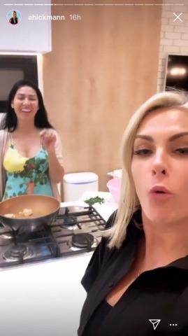 Simaria faz jantar para Ana Hickmann