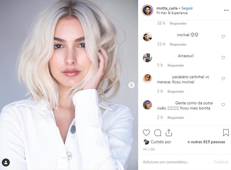 Marina Moschen surge loira platinada