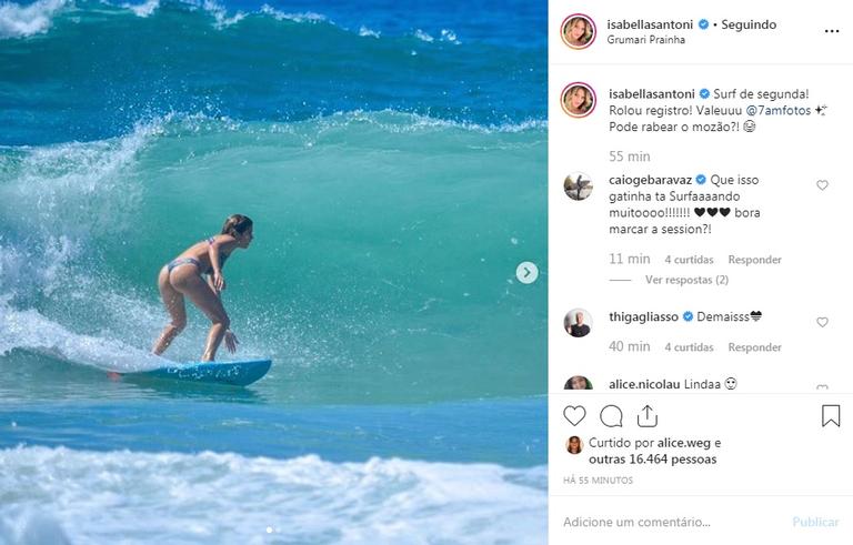 Isabella Santoni posta foto surfando e encanta seguidores