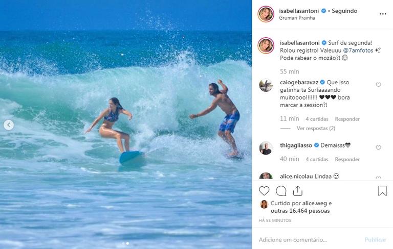 Isabella Santoni posta foto surfando e encanta seguidores