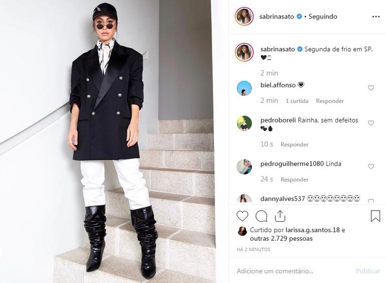 Sabrina Sato posa com look de inverto e é elogiada por fãs