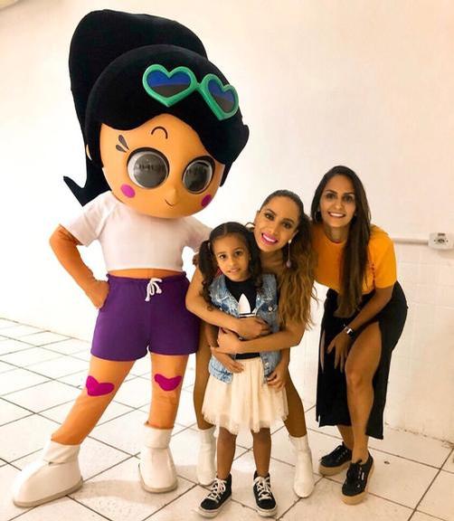 Anitta com filha de Adriano Imperador