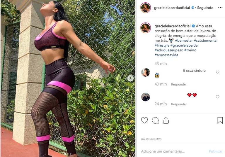 Graciele Lacerda de roupa de ginástica