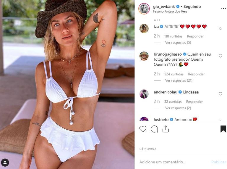 Giovanna Ewbank de biquíni branco