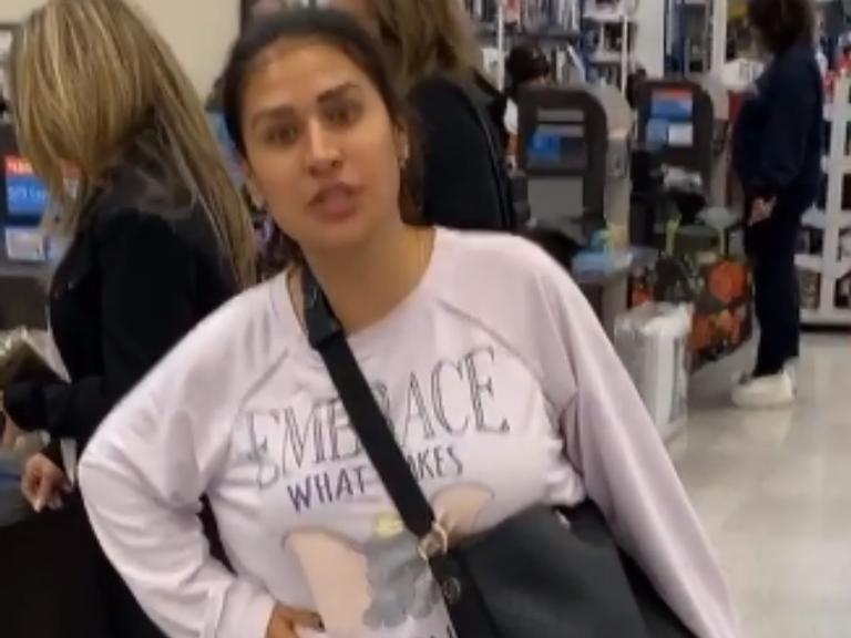 Em Orlando, Simone vai às compras de pijama