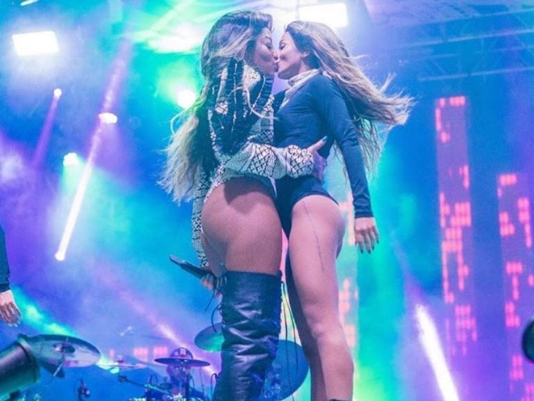 Ludmilla posta clique beijando a amada, Brunna Gonçalves 