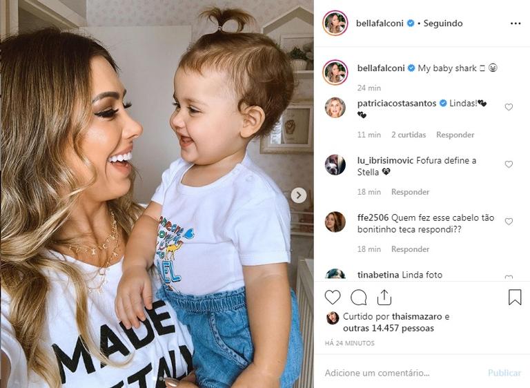 Bella Falconi posta cliques com a caçula, Stella, e encanta