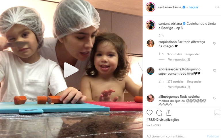 Adriana Sant'Anna faz cachorro-quente com os filhos