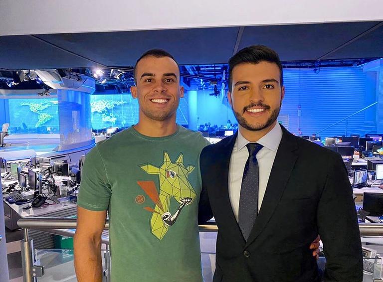 Matheus Ribeiro se torna o primeiro homossexual assumido a comandar o JN