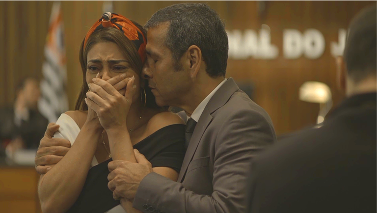 Juliana Paes e Marcos Palmeira em A Dona do Pedaço