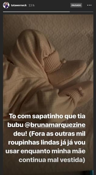 Tatá Werneck mostra Clara Maria com presente de Bruna Marquezine: ''Tia Bubu''