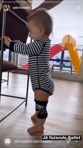 Zoe Sato fazendo ballet