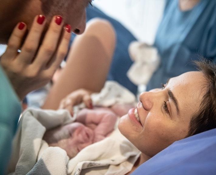 Leticia Colin e o filho Uri