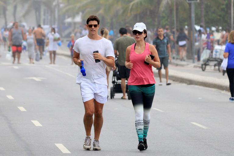 Ator caminhava com uma amiga