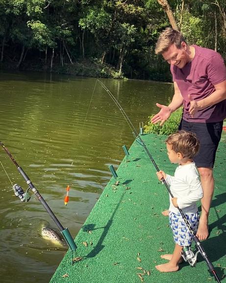 Michel Teló faz linda declaração ao postar clique de Teodoro pescando 