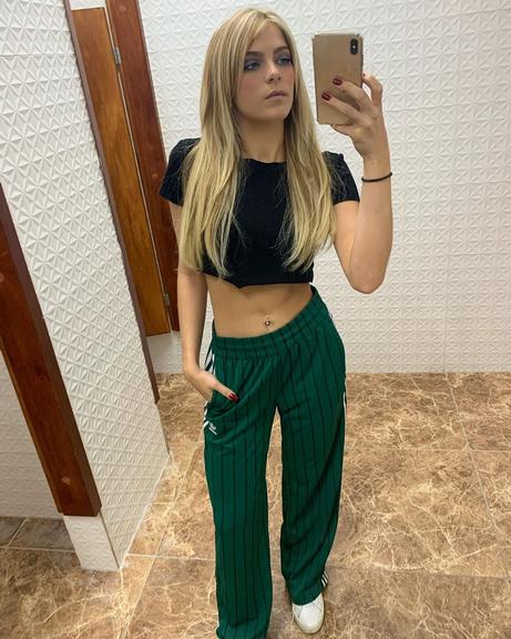 Isabella Santoni muda o visual e encanta fãs