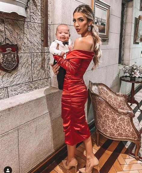 Gabi Brandt aposta em vestido grifado no valor de R$ 12 mil