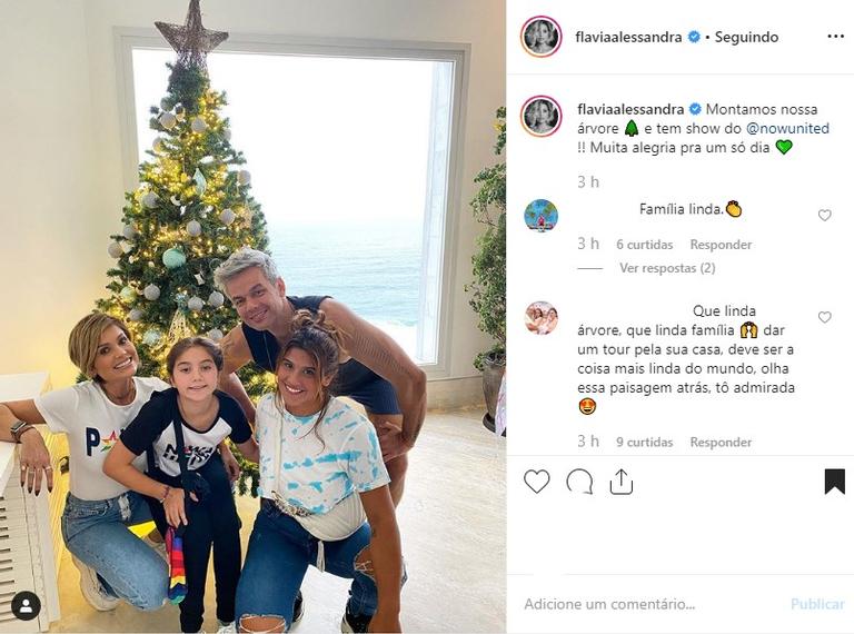 Flávia Alessandra árvore de Natal