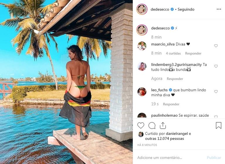 Deborah Secco empina o bumbum na web e é elogiada aos montes