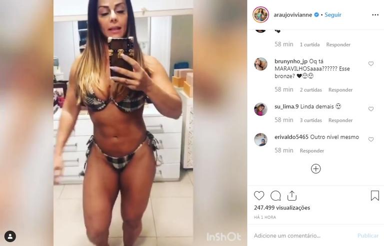 Com micro biquíni, Viviane Araújo anuncia deita para o Carnaval 2020