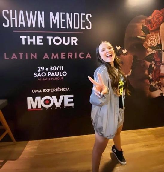 Larissa Manoela curte show de Shawn Mendes