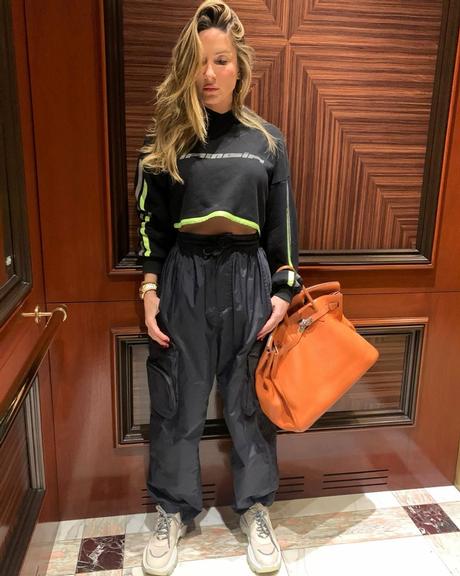 Claudia Leitte exibe look e fala sobre vergonha