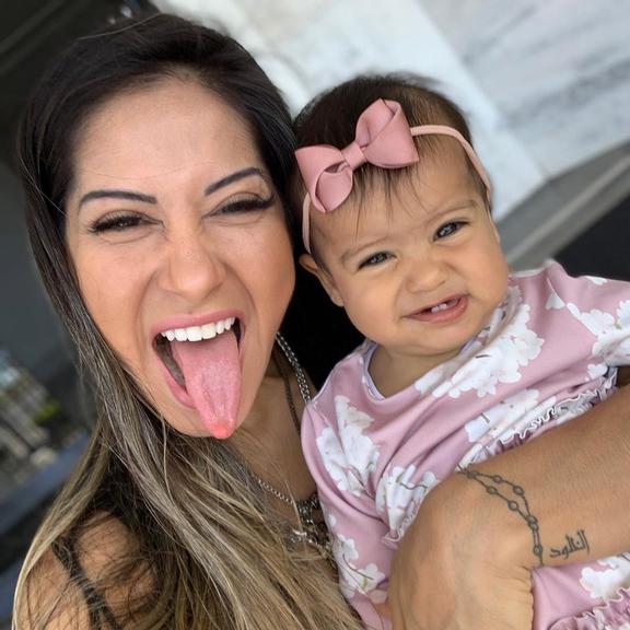 Mayra Cardi se assusta com semelhança dos filhos