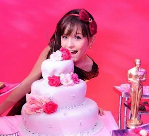 Larissa Manoela relembra sua festa de 12 anos e encanta a web