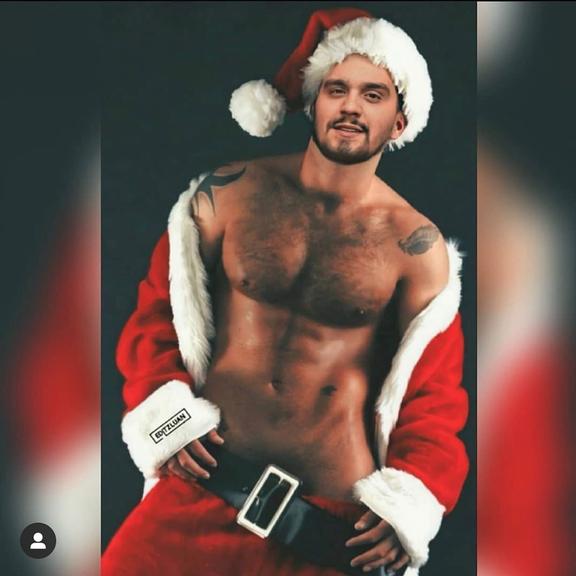 Luan Santana como Papai Noel sexy