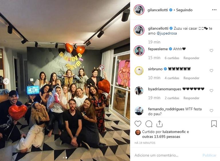 Giovanna Lancellotti aparece em festa com decoração estranha