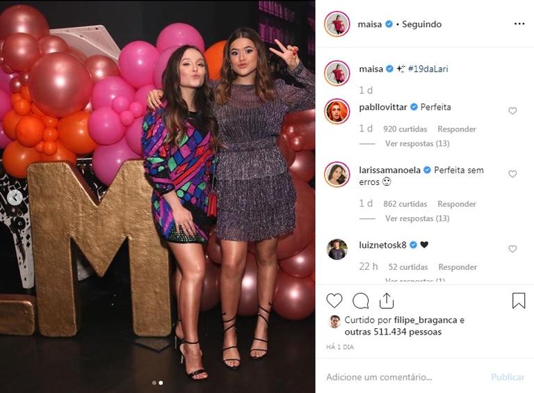 Larissa Manoela e Maisa aparecem abraçadas em clique