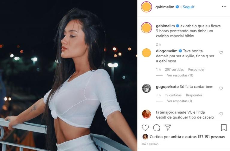 Cantora foi elogiada na web