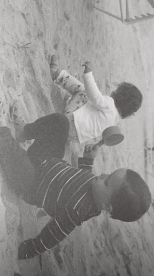 José Loreto fotografa a filha na praia