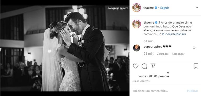 Thaeme Mariôto comemora 5 anos de casamento