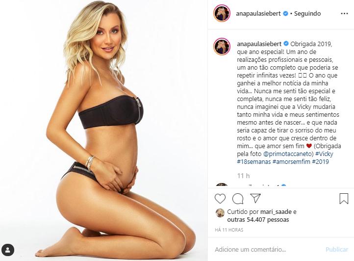 Ana Paula Siebert exibe barriga de grávida