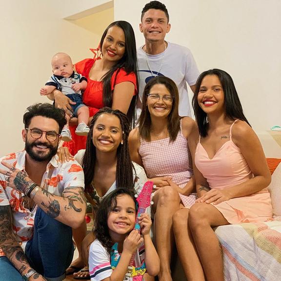 Gleice Damasceno com a família no Natal