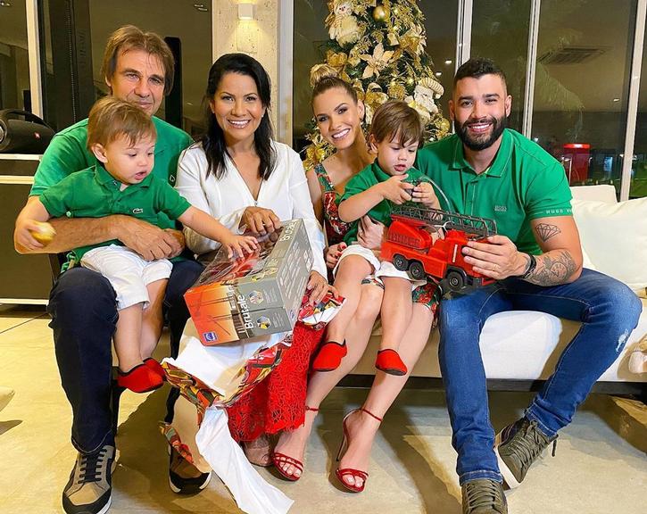 Andressa Suita revela qual foi o melhor presente de Natal e encanta web