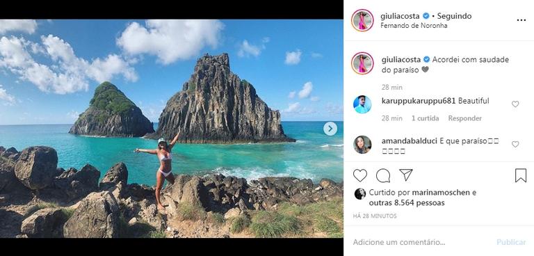 Giulia Costa arranca suspiros em foto de biquíni em Noronha