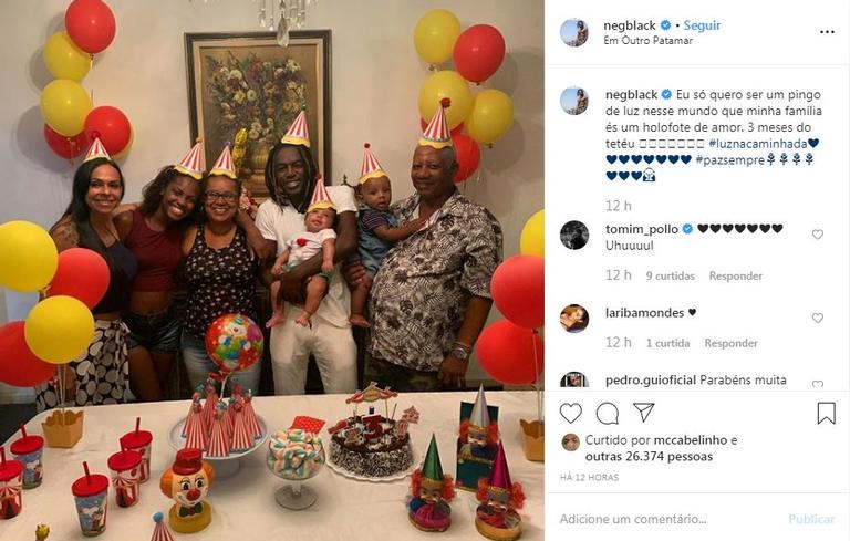 O ator comemorou o terceiro mês do filho com uma festa temática ao lado da família