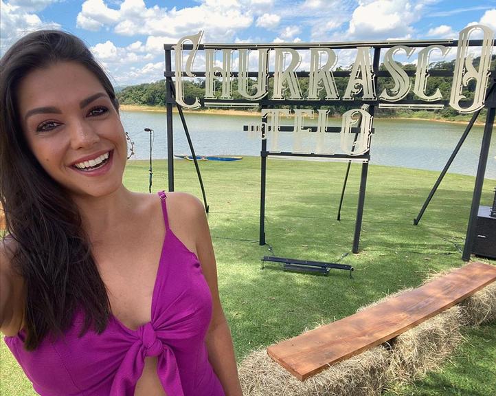 Thais Fersoza participa de gravação do EP do marido