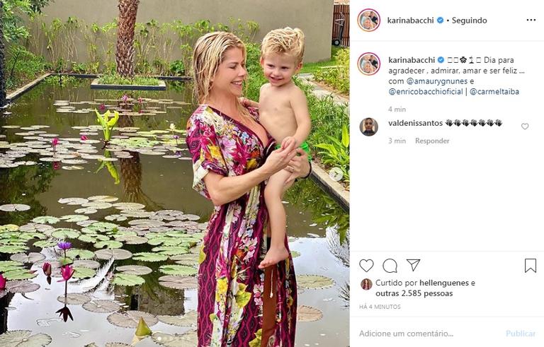 Karina Bacchi, Amaury Nunes e Enrico curtem dia na piscina