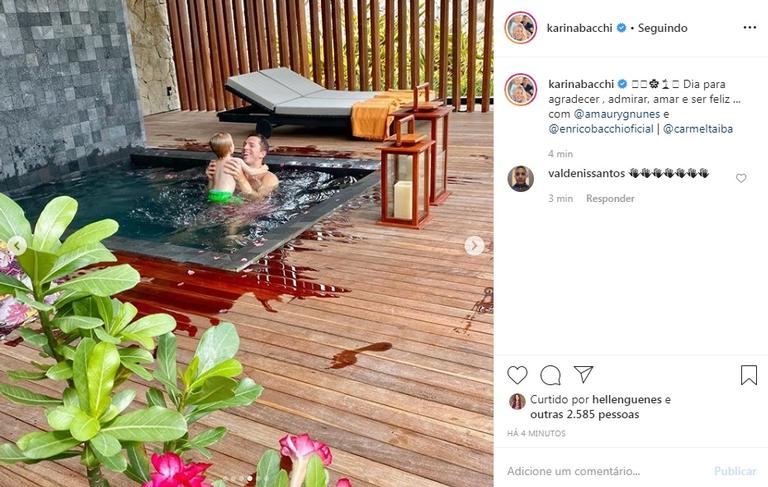 Karina Bacchi, Amaury Nunes e Enrico curtem dia na piscina