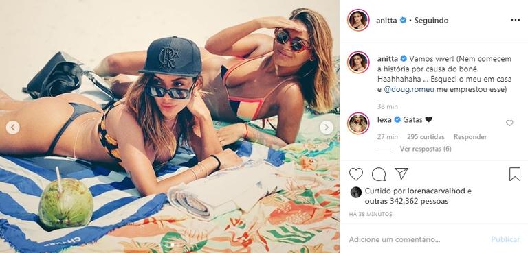 Anitta aparece com boné inusitado e internautas brincam