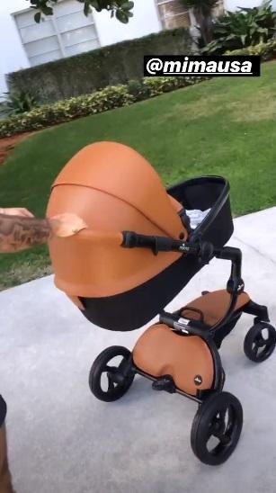 Thammy e Andressa compram carrinho de bebê de R$6 mil