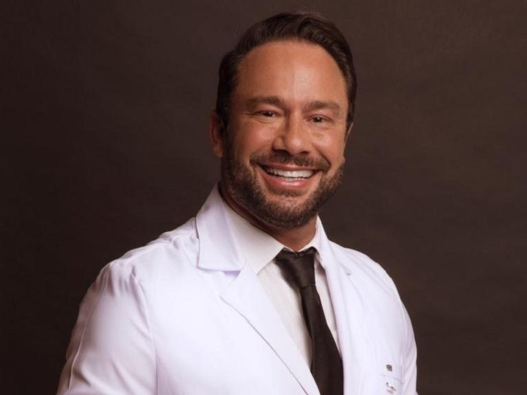 Dr. Marcus especialista em Harmonização Orofacial