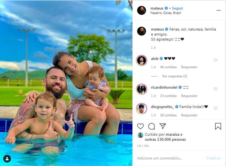 O sertanejo está de férias e aproveitou para registrar um momento fofo ao lado da família 