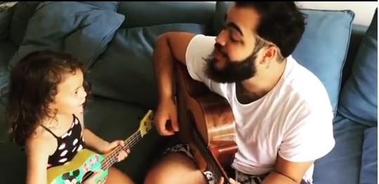 Francisco Gil e Sol de Maria surgem cantando e encantam web